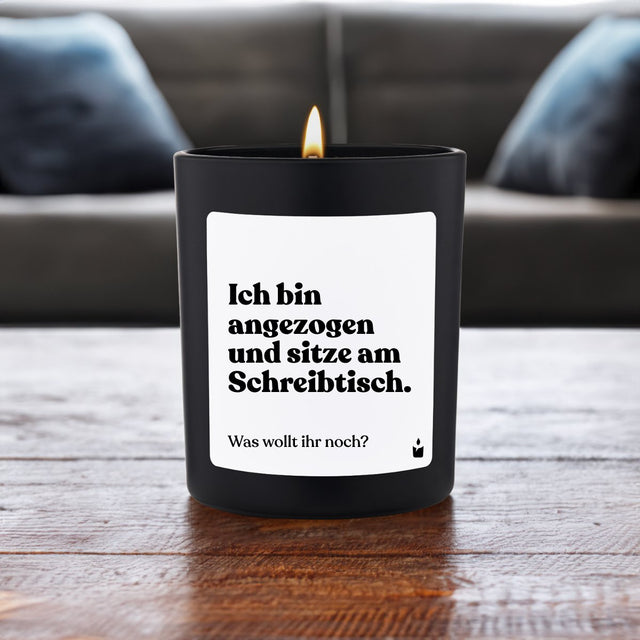 Duftkerze Schwarz Flowery Ich bin angezogen und sitze am Schreibtisch. Was wollt ihr noch? von ChattyCandles