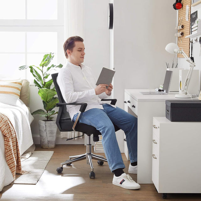 Bürostuhl höhenverstellbar mit Netzrückenlehne schwarz