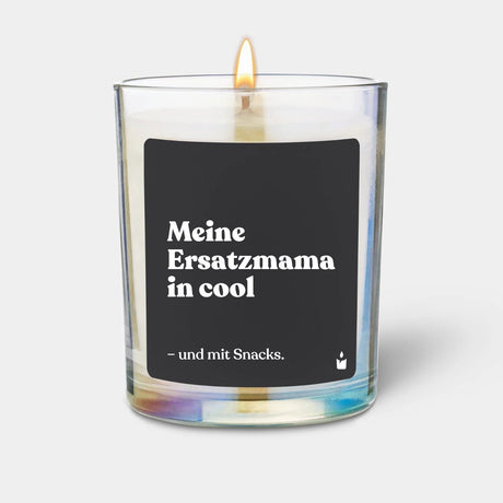 Duftkerze Rainbow Woody Meine Ersatzmama in cool und mit Snacks. von ChattyCandles