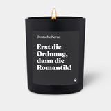 Duftkerze Schwarz Woody Erst die Ordnung, dann die Romantik! von ChattyCandles