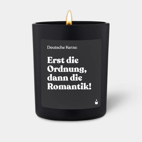Duftkerze Schwarz Woody Erst die Ordnung, dann die Romantik! von ChattyCandles