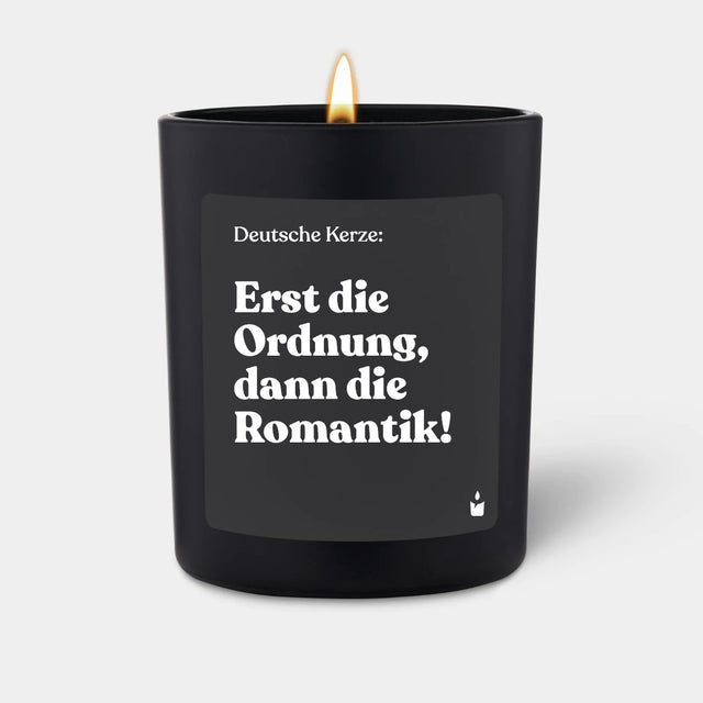 Duftkerze Schwarz Woody Erst die Ordnung, dann die Romantik! von ChattyCandles