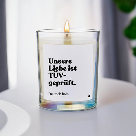Duftkerze Rainbow Woody Unsere Liebe ist TÜV-geprüft. Deutsch halt. von ChattyCandles