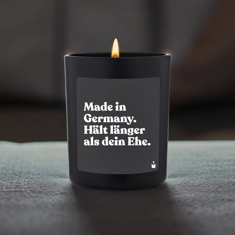 Duftkerze Schwarz Woody Made in Germany. Hält länger als dein Ehe. von ChattyCandles