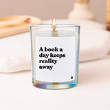 Duftkerze Rainbow Woody A book a day keeps reality away von guteszeug.ch