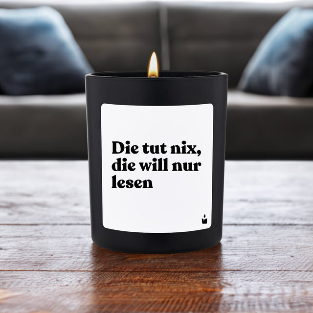Duftkerze Schwarz Woody Die tut nix, die will nur lesen von ChattyCandles
